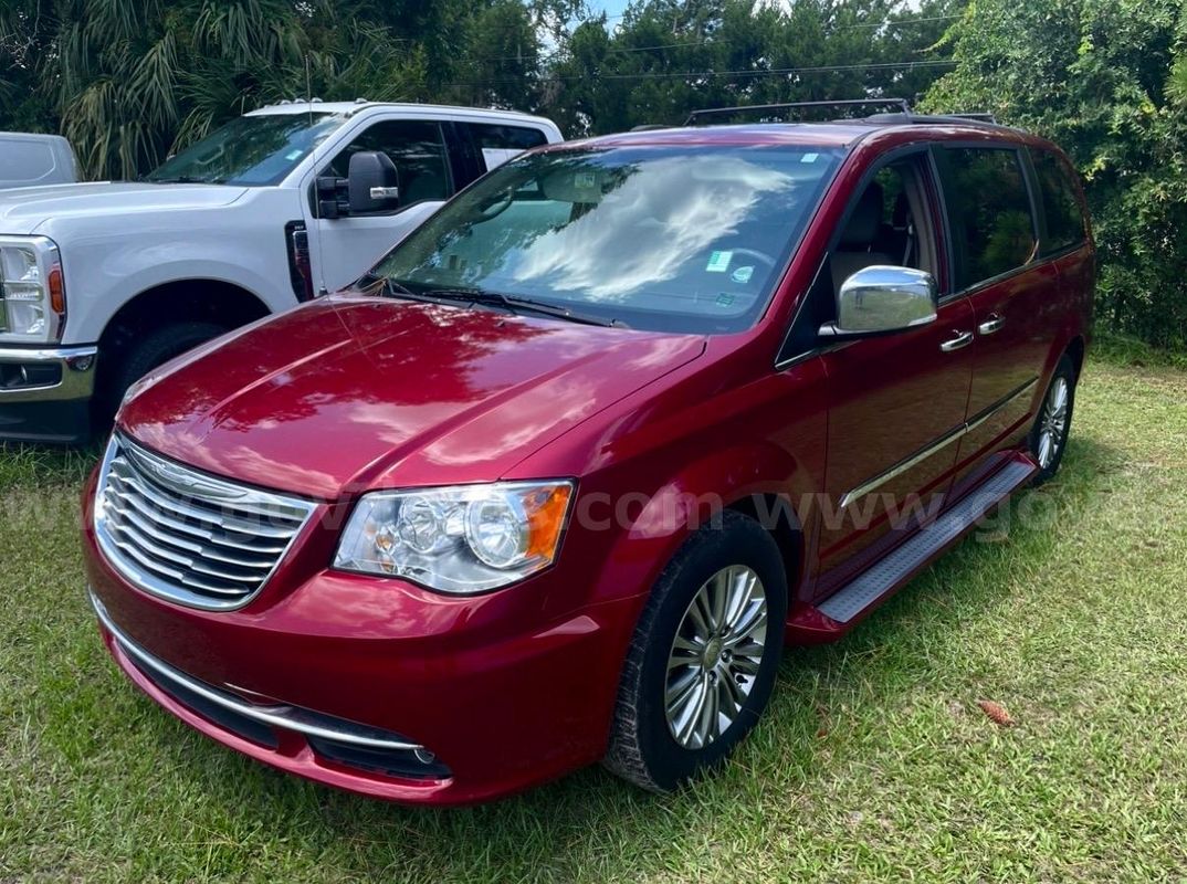 2016 Chrysler Town & Country Touring L Anniversary Edition