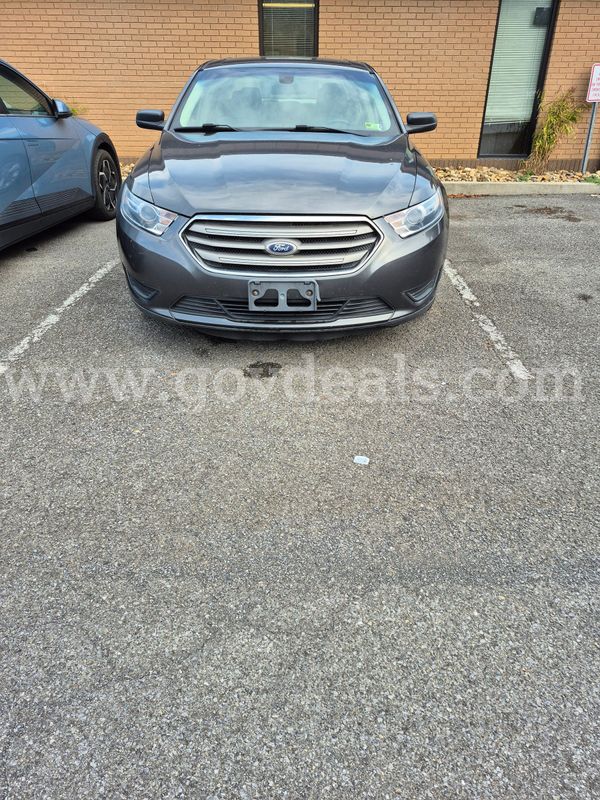 2016 Ford Taurus(119739)