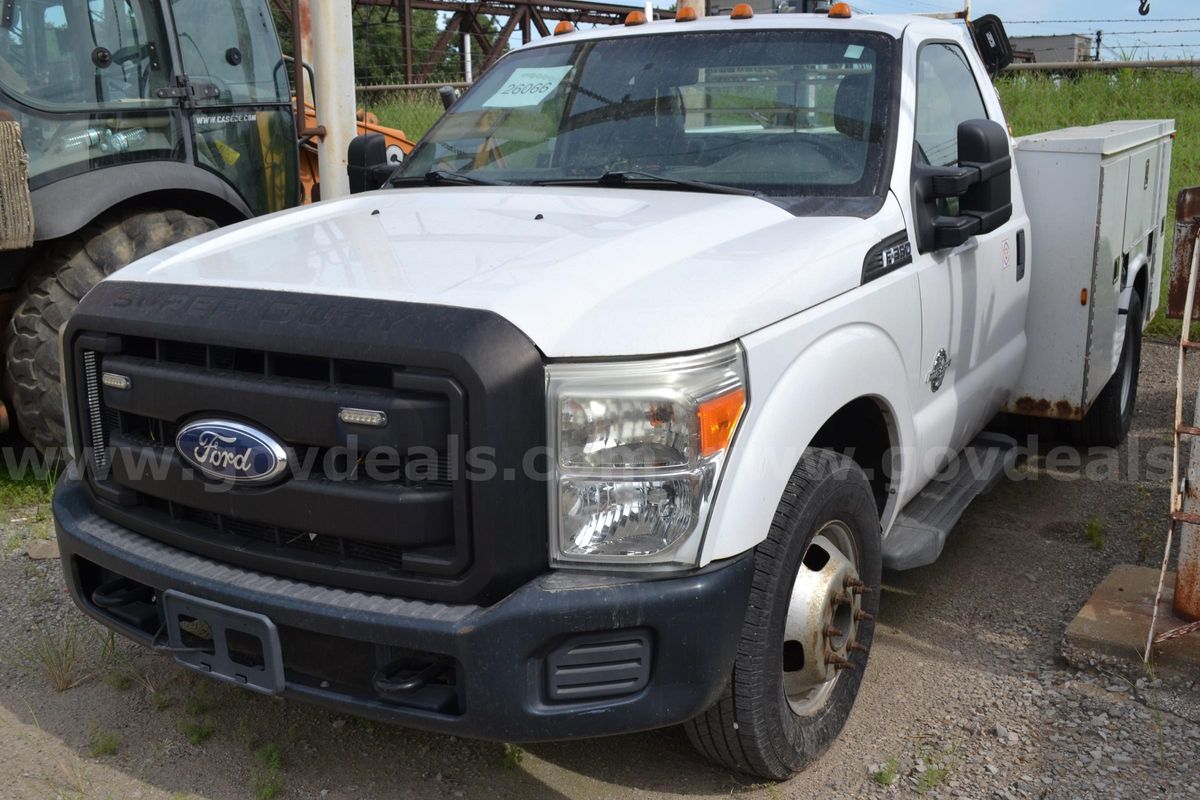 2011 Ford F-350 SD XL DRW 2WD