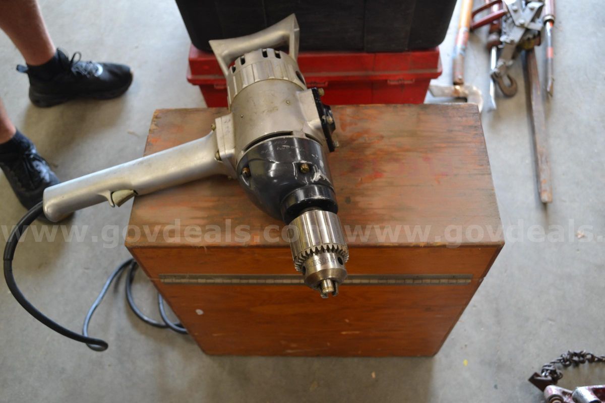 Lot to include B&D electric drill with wooden storage box.