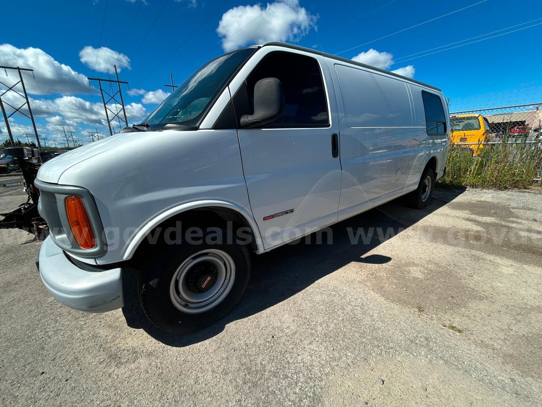 2002 GMC Savana VAN LOW MILEAGE!! SEE VIDEO!!!