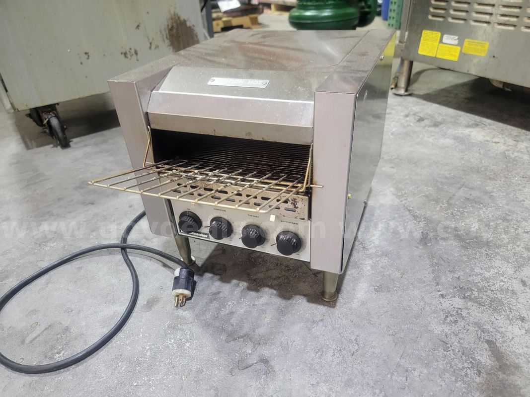 Toastmaster Commercial Countertop Conveyor Toaster