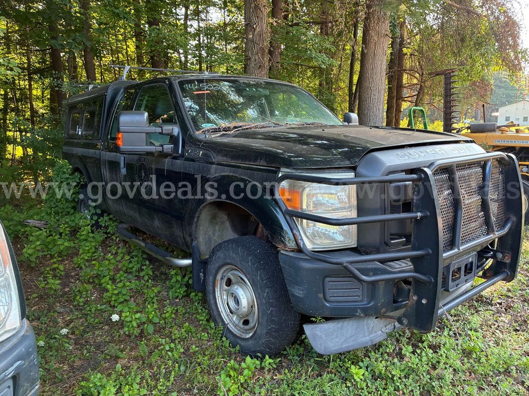 2014 Ford F-250 SD XLT SuperCab Long Bed 4WD