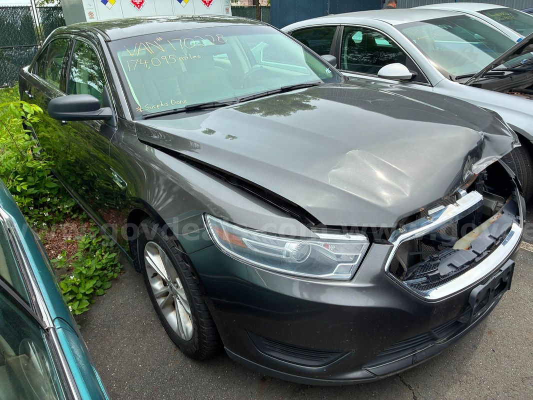 2017 Ford Taurus SE FWD