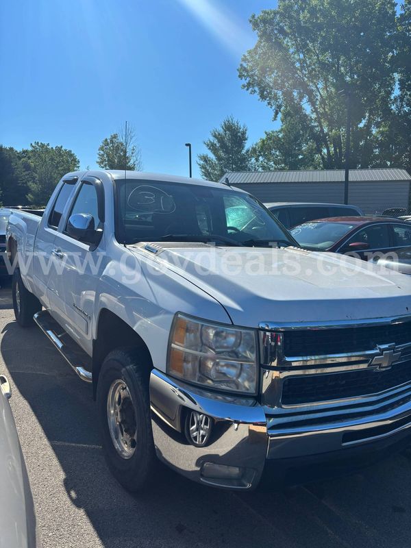 2008 Chevrolet Silverado 2500HD LT1 Ext. Cab Std. Box 4WD