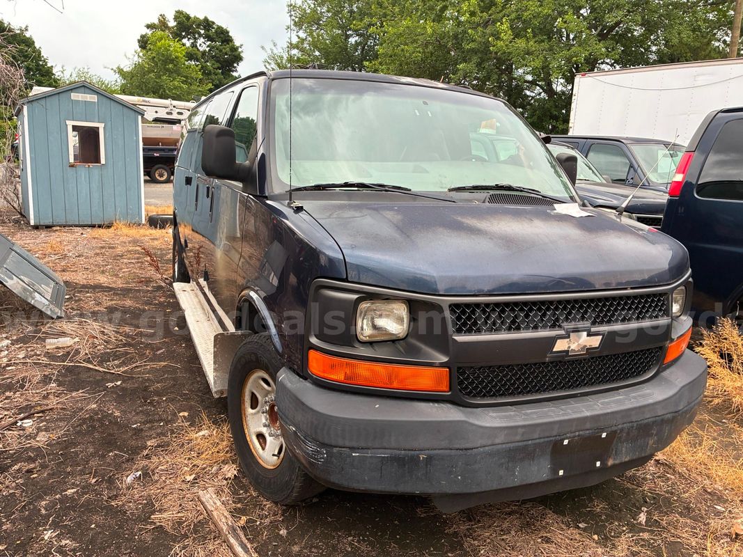 2008 Chevrolet Express LS 3500 Extended