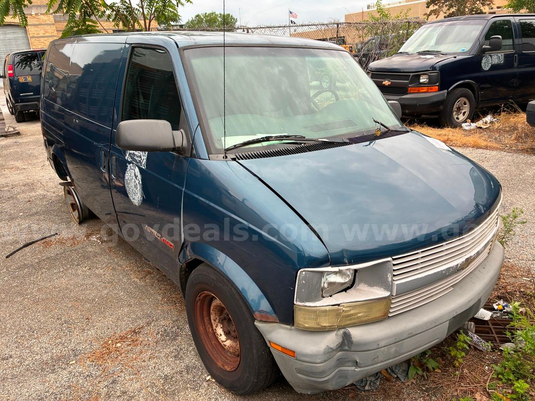 2002 Chevrolet Astro Cargo Van AWD