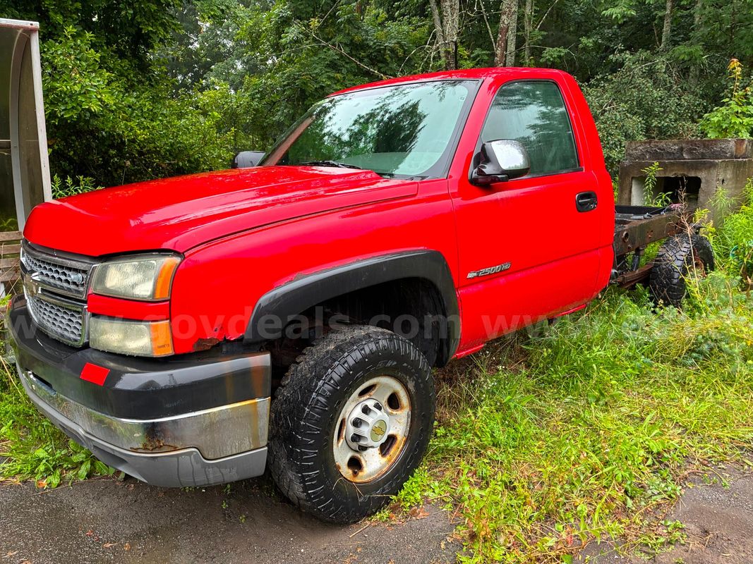 2005 Chevrolet Silverado 2500HD Work Truck Long Bed 4WD