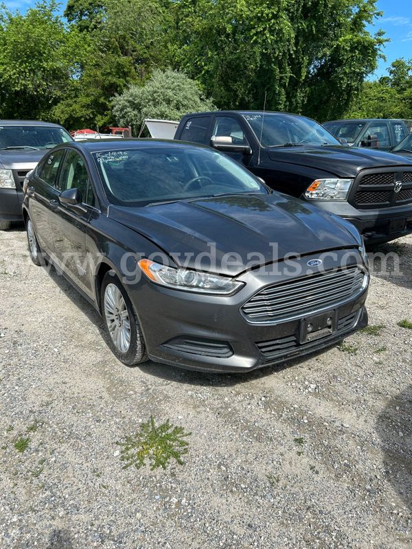 2015 Ford Fusion Hybrid S
