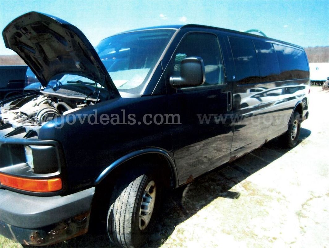 2011 Chevrolet Express LS 3500 Extended