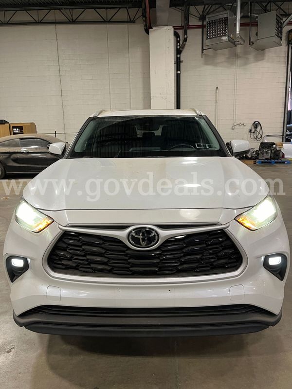 2022 Toyota Highlander XLE AWD V6