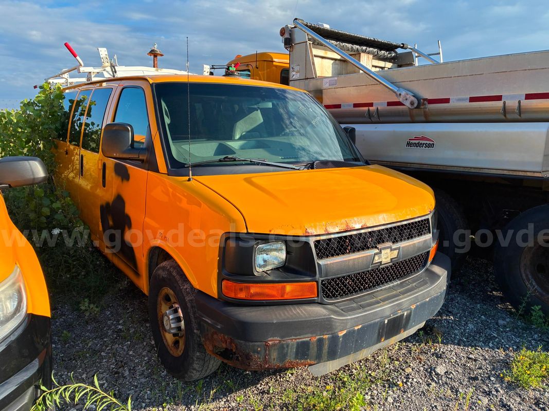 2011 Chevrolet Express LS 3500 Extended