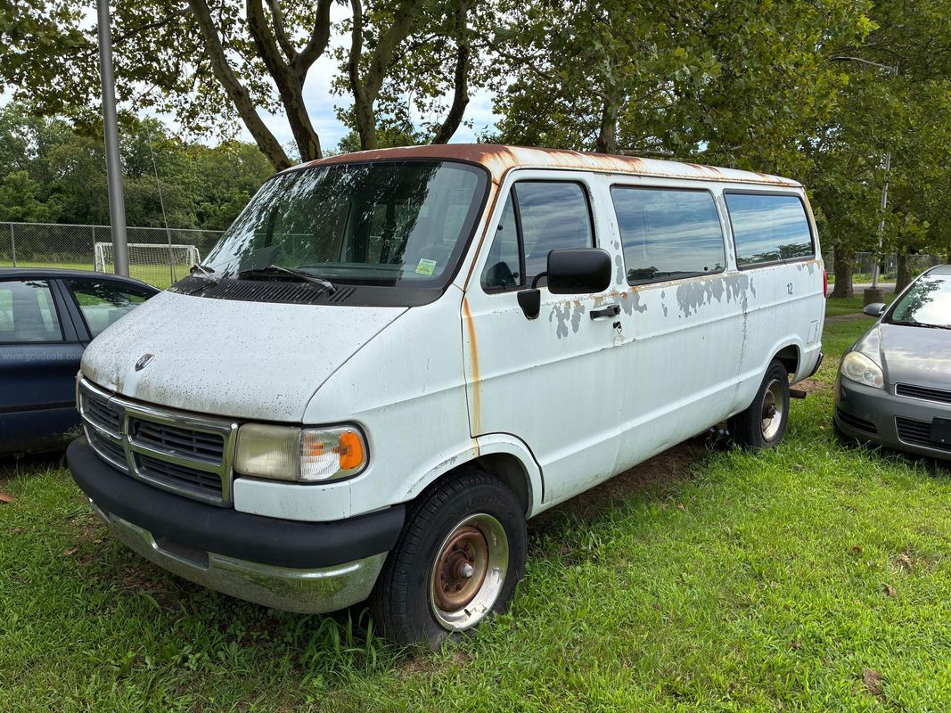 1996 Dodge Ram Wagon B3500