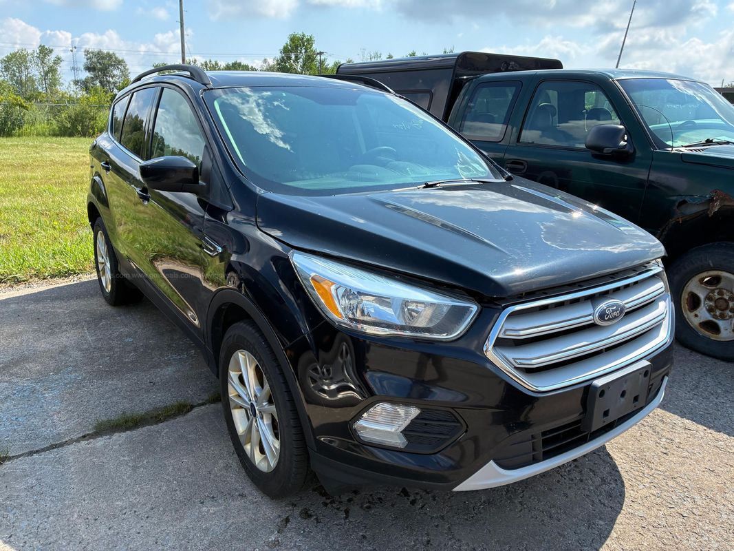 2018 Ford Escape Compact SUV with Roof Rails