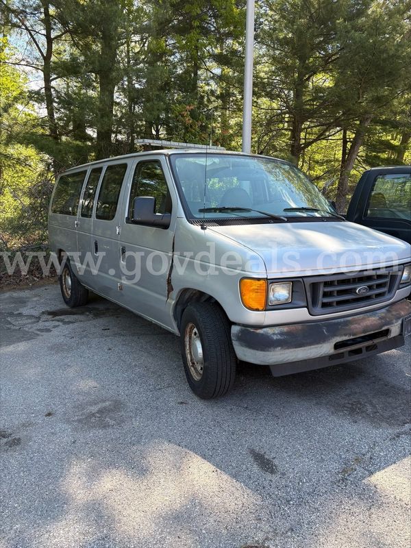 2006 Ford Econoline E-150 Chateau