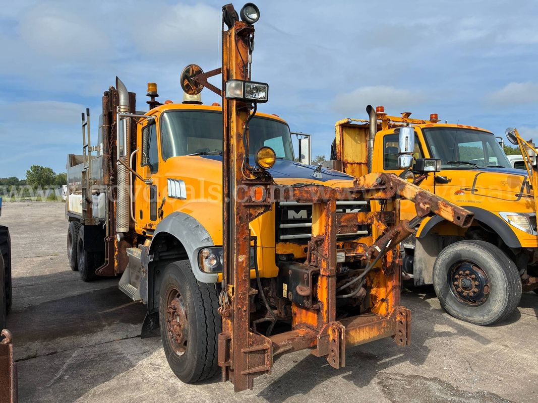 2011 Mack GU713 Dump Truck