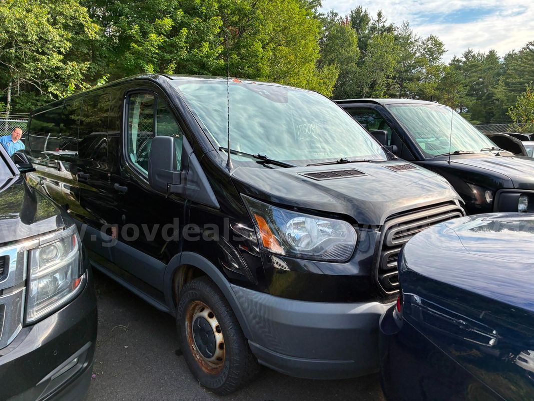 2018 Ford Transit 150 Van Low Roof 60/40 Pass. 148-in. WB (R1)