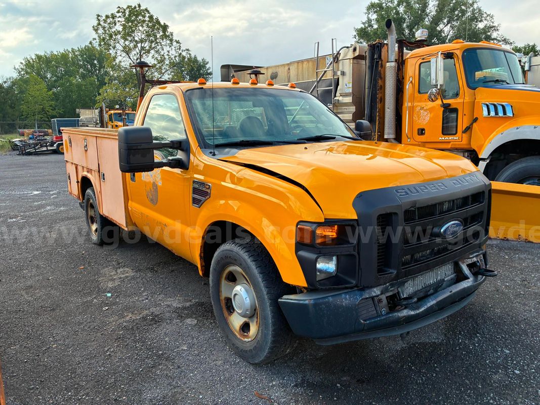 2009 Ford F-350 SD XLT 2WD