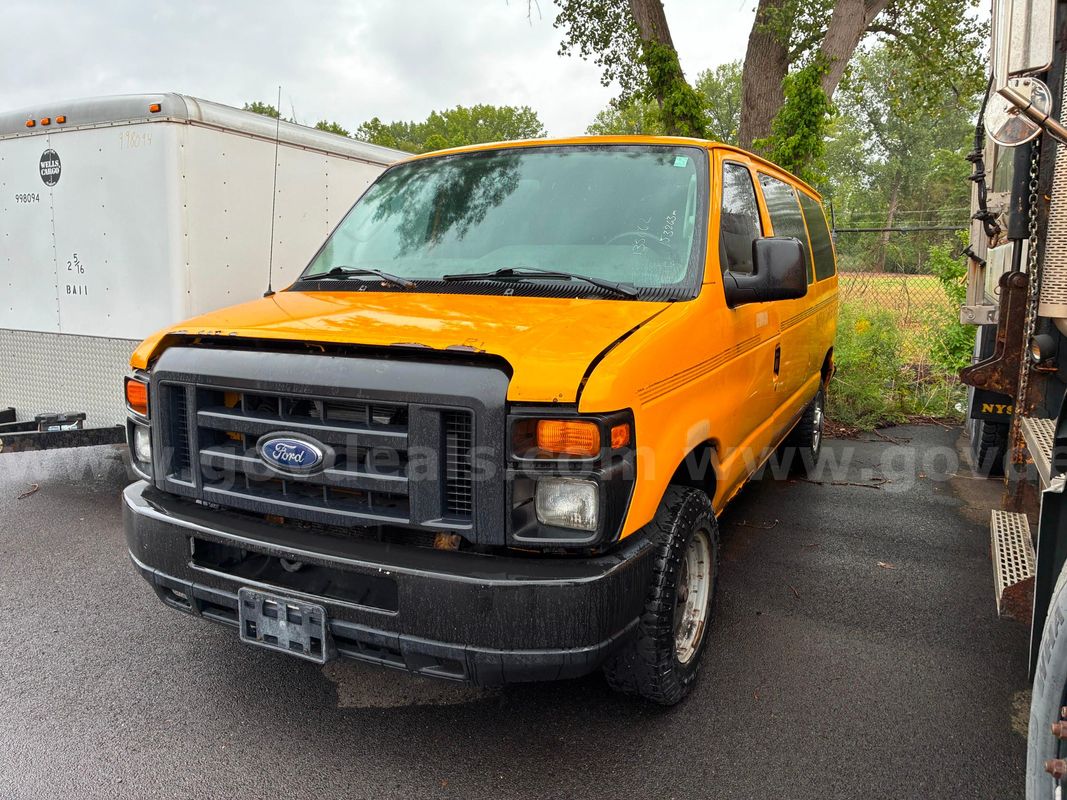 2013 Ford Econoline E-350 XL Super Duty