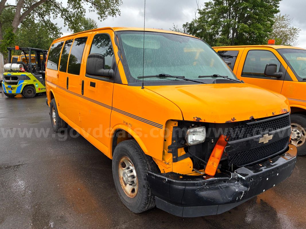 2015 Chevrolet Express LS 2500