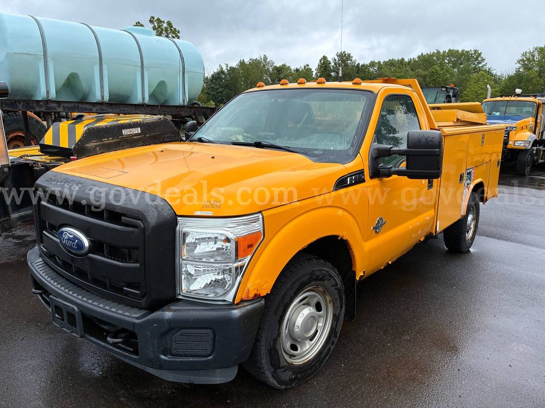 2011 Ford F-350 SD XL 2WD
