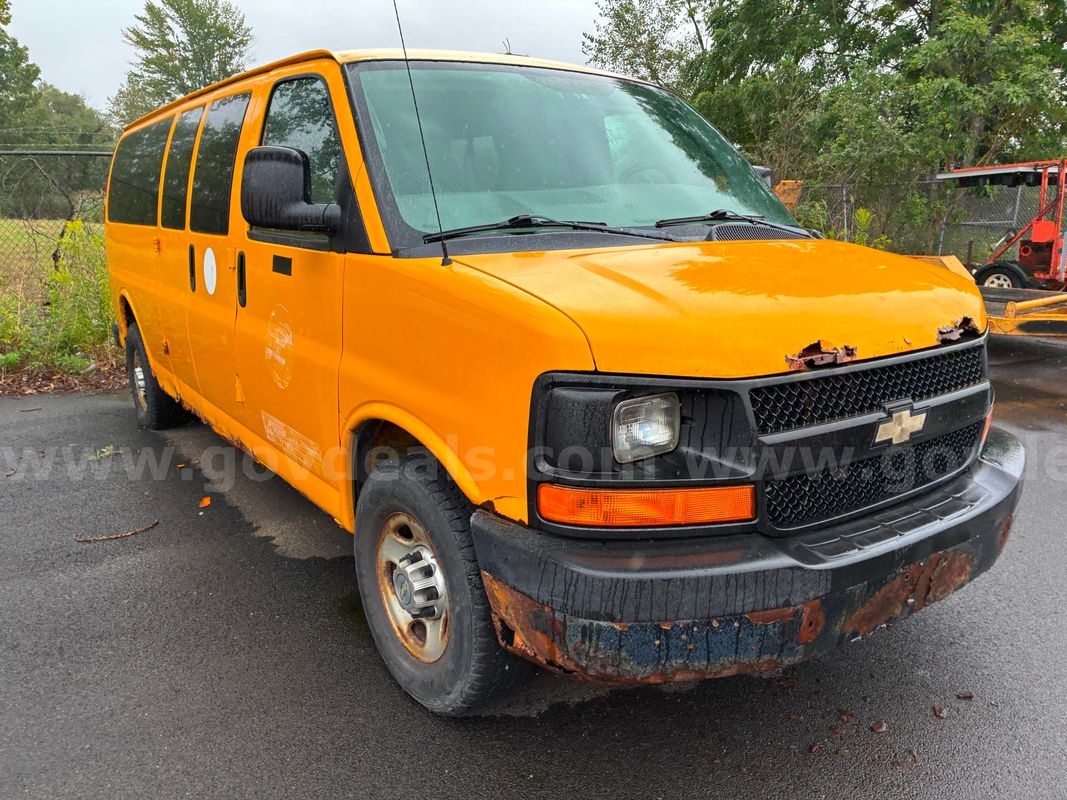 2011 Chevrolet Express LS 3500 Extended