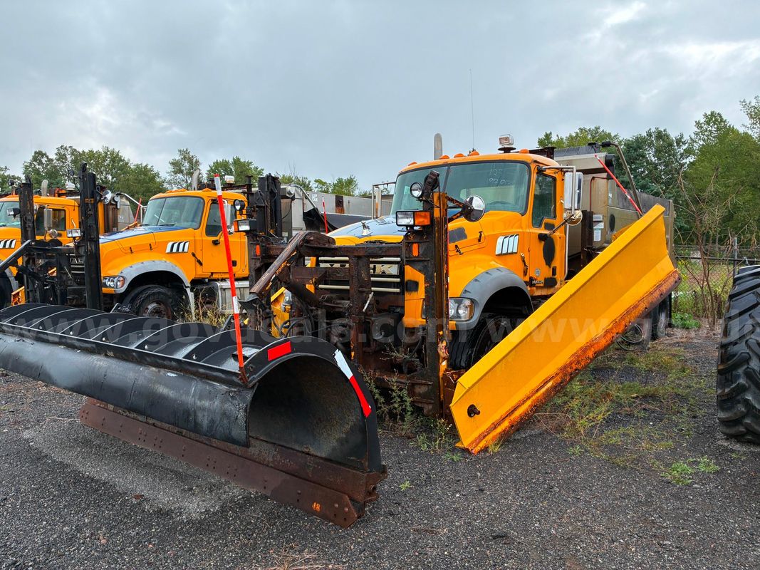 2012 Mack GU713 - Dump Truck