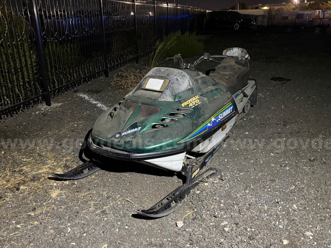 1994 Skido Summit Snowmobile