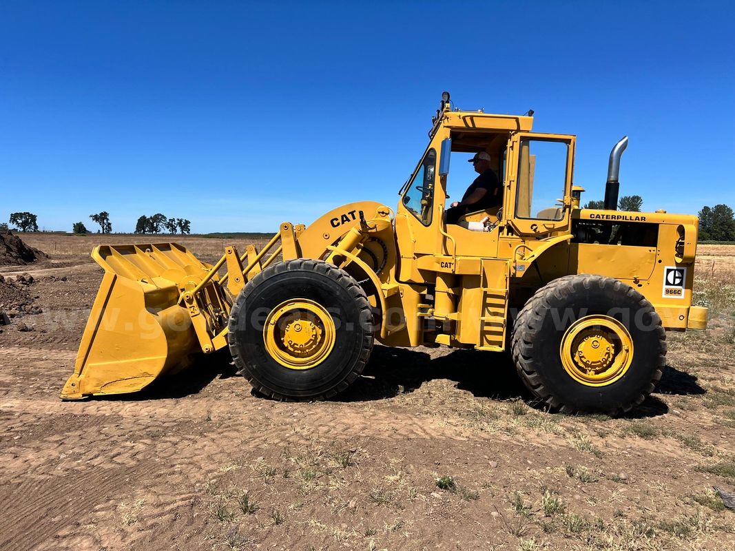 966C Cat wheel loader