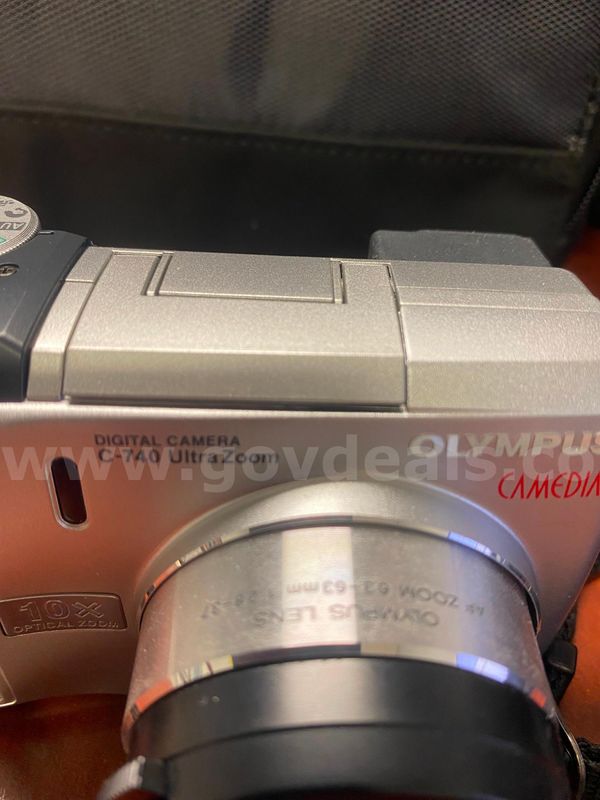 Olympus C-740 Digital Camera