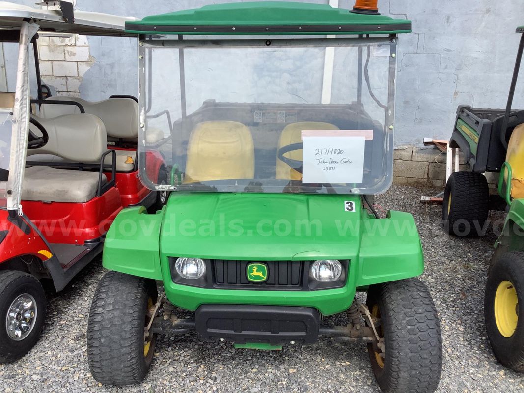 John Deere Gator