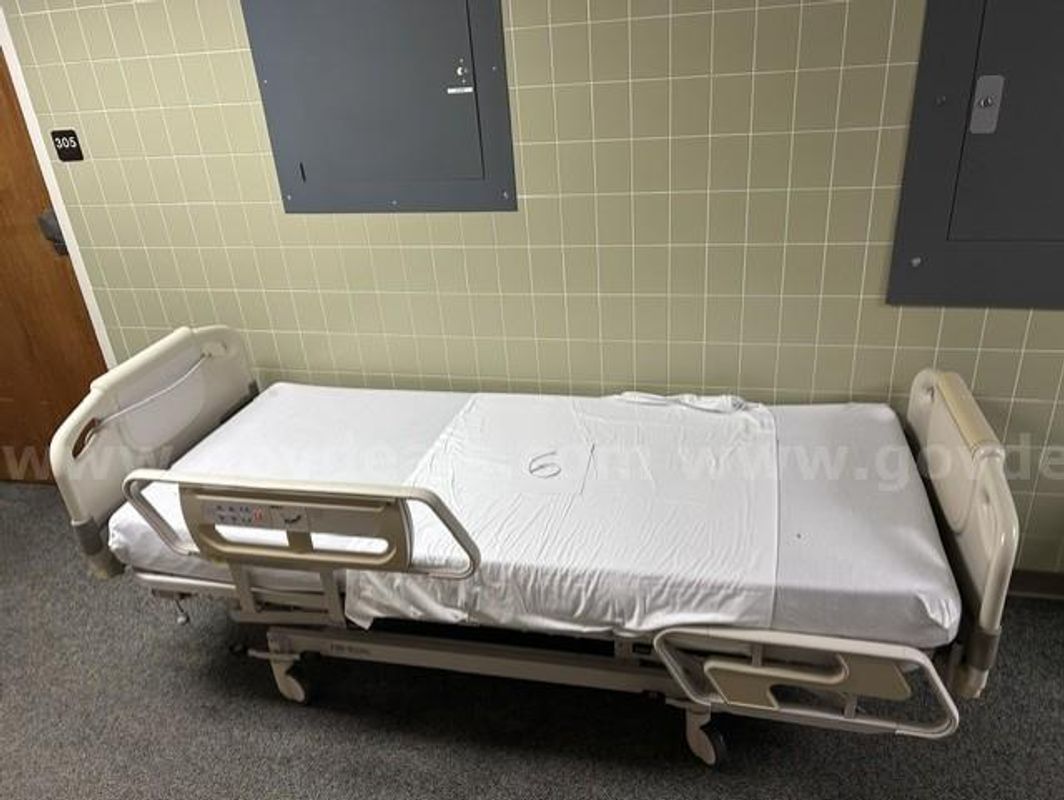 7 Hospital Beds/Stretchers