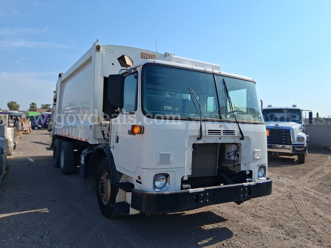 2016 Autocar ACX Xpeditor Garbage Truck