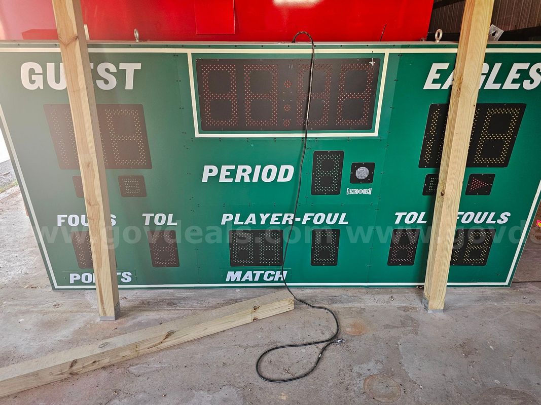 Set of 2 scoreboards