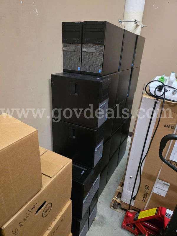 Dell Computers OptiPlex 7020 and Monitors