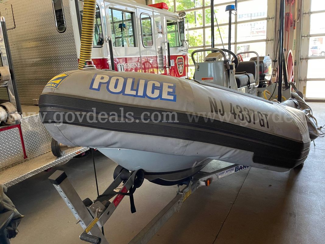 Zodiac Hurricane 472 w/ Mercury 60 HP Outboard & Trailer