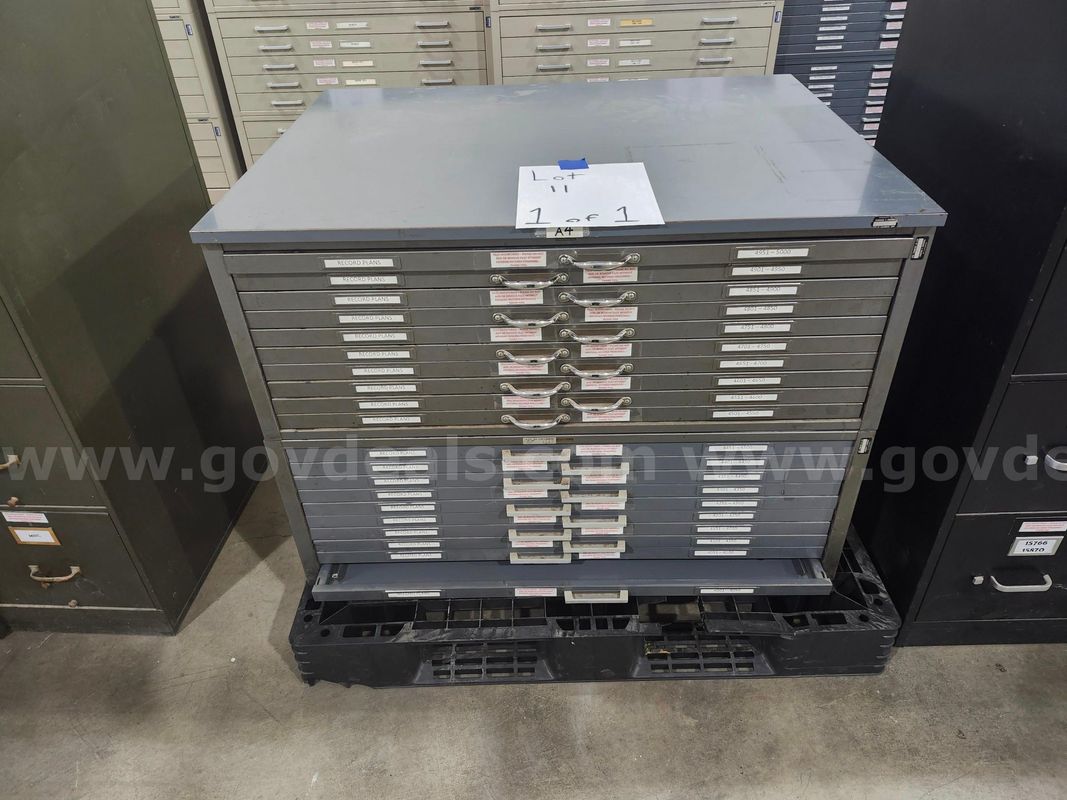 Lot of 1 - 20-Drawer Blueprint Filing Cabinet (NO LEGS) 41 1/4x31 3/4 x 33"