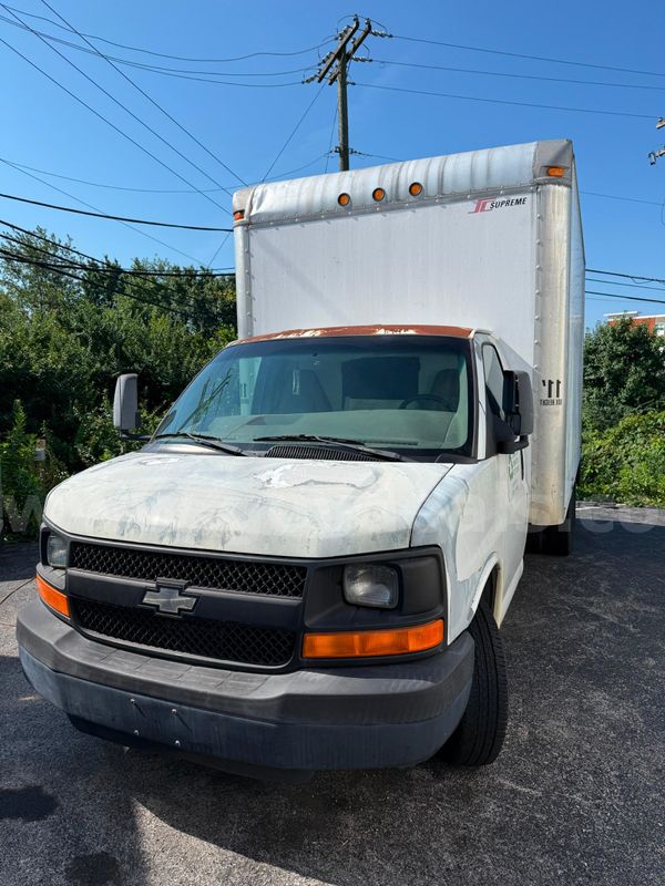 2005 Chevrolet Express G3500 12' Box Truck with 6.0L V8