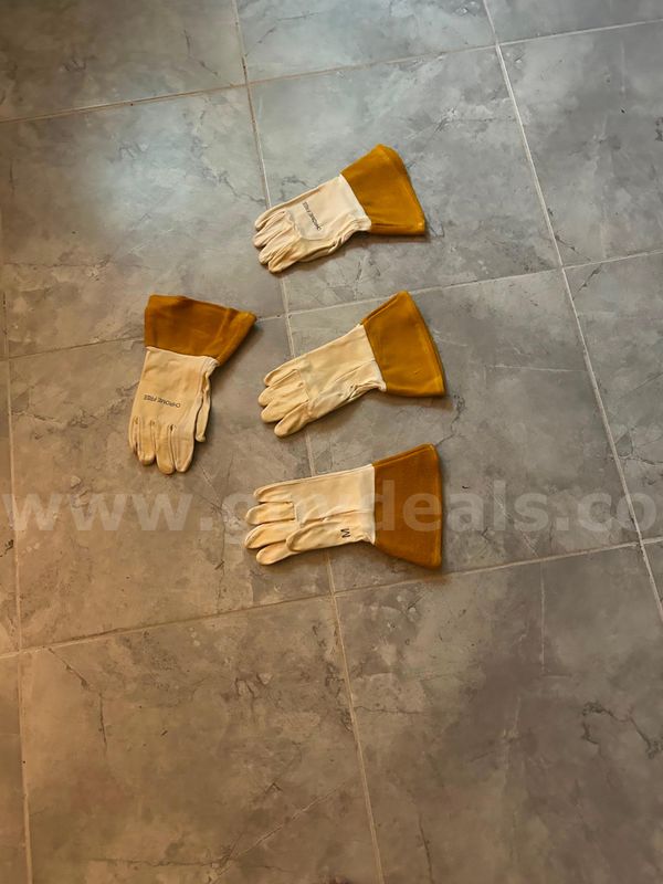 LOT - 30 Pairs of New Work Gloves & Shovel