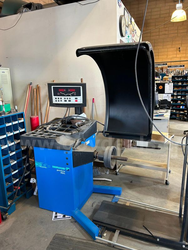 Hoffman Geodyna 980L Tire Balancer