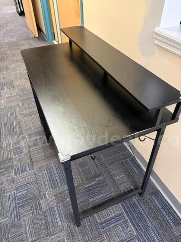 Computer desk