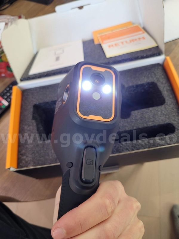 Free Shipping - NewThermal Imaging Camera 240x180 Infrared Imager 3.2" LCD 25Hz