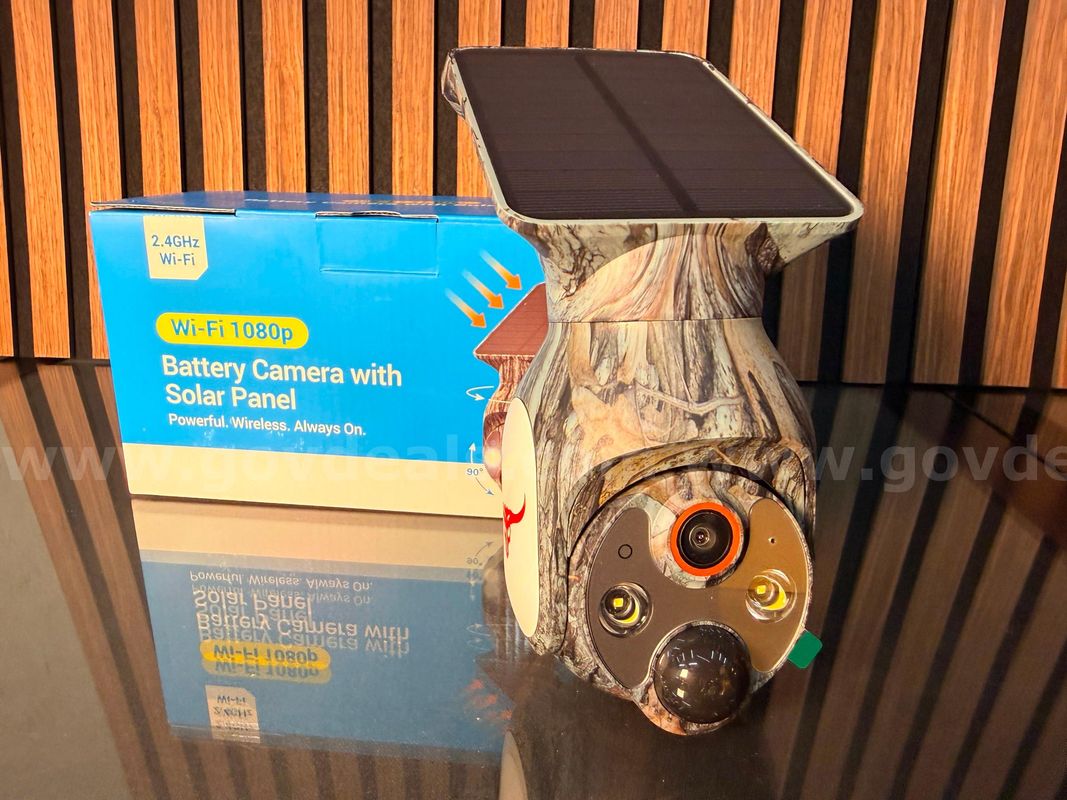 Free Shipping - New 1440P Wireless Solar Security Camera with Auto Tracking & Night Vision