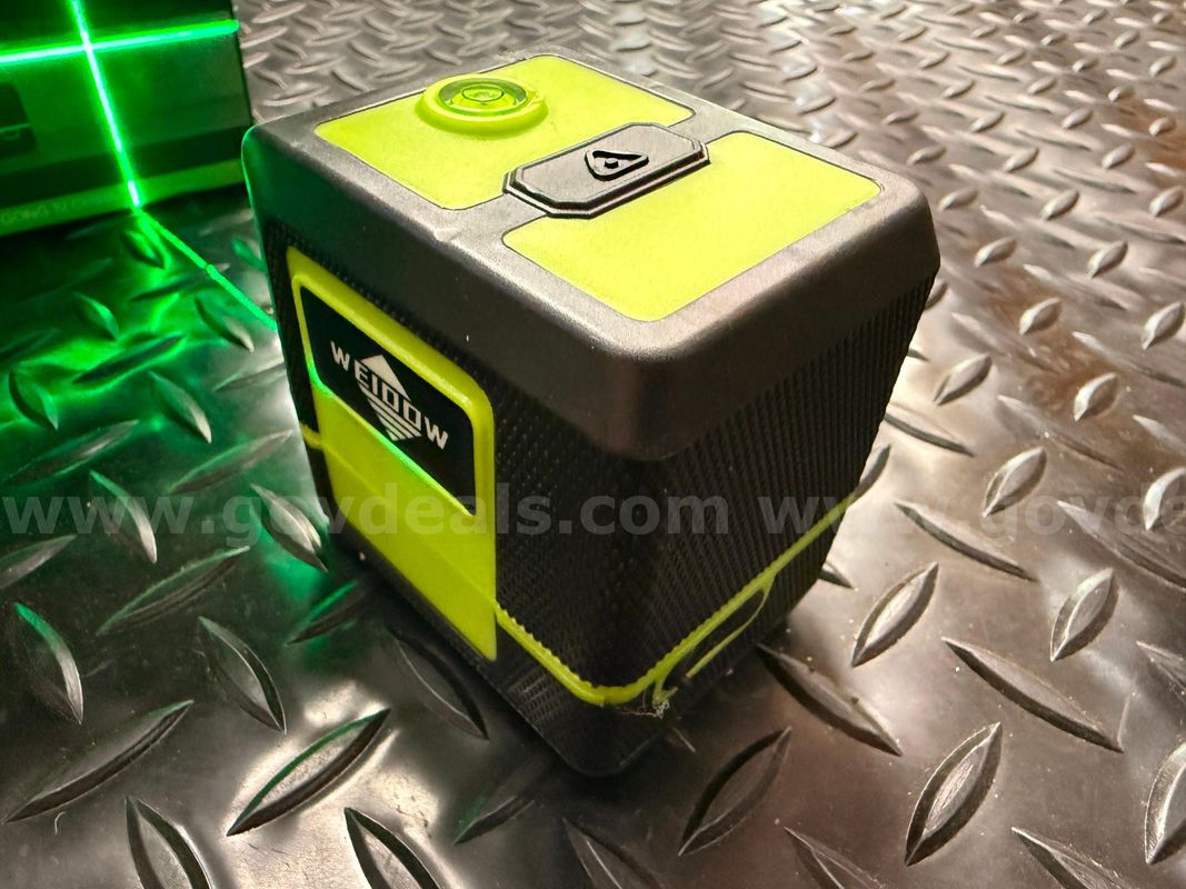 FREE SHIPPING - New Green Cross Line Laser Level w/ Rechargeable Battery