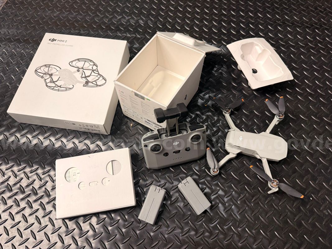 FREE SHIPPING -DJI Mini 2 SE Drone w/ Remote, 2 Batteries & Accessories – FOR PARTS/REPAIR
