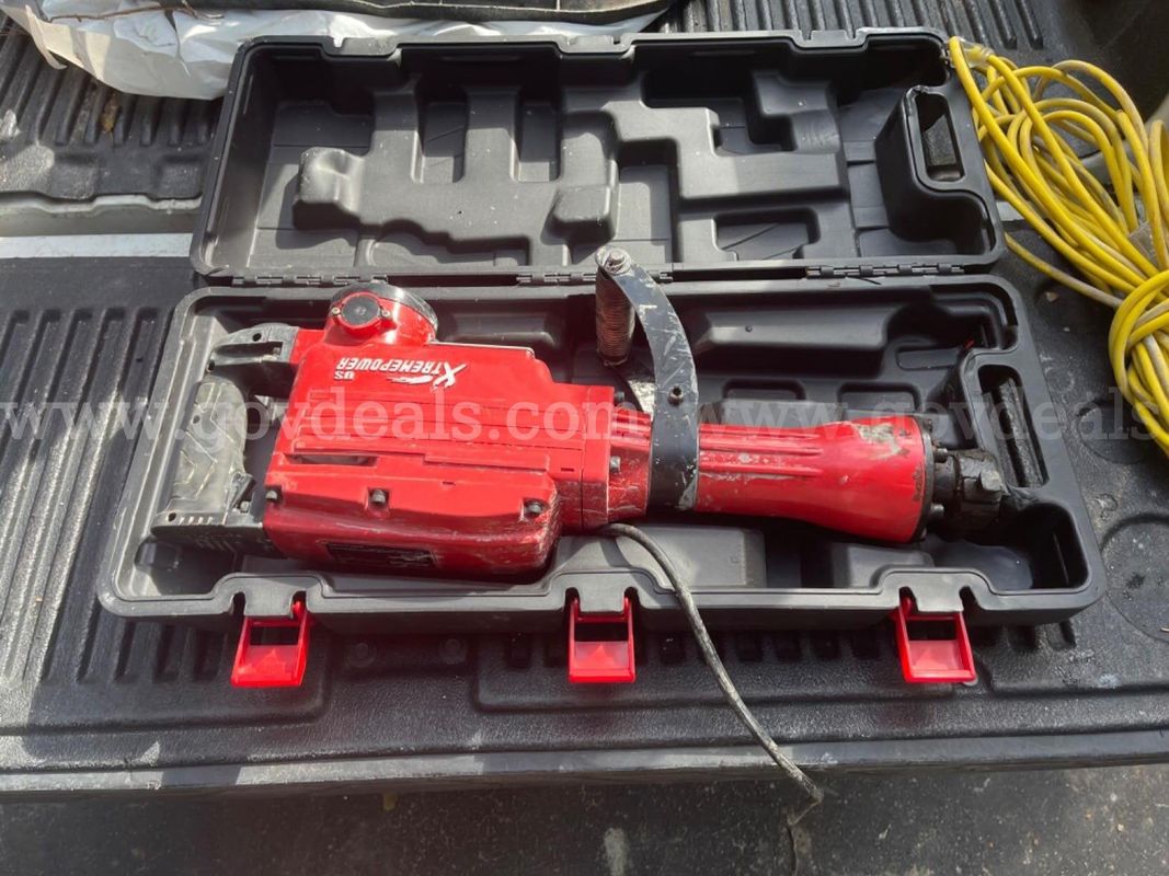 FREE SHIPPING New 2200W Electric Demolition Jack Hammer w/ Flat & Point Chisels