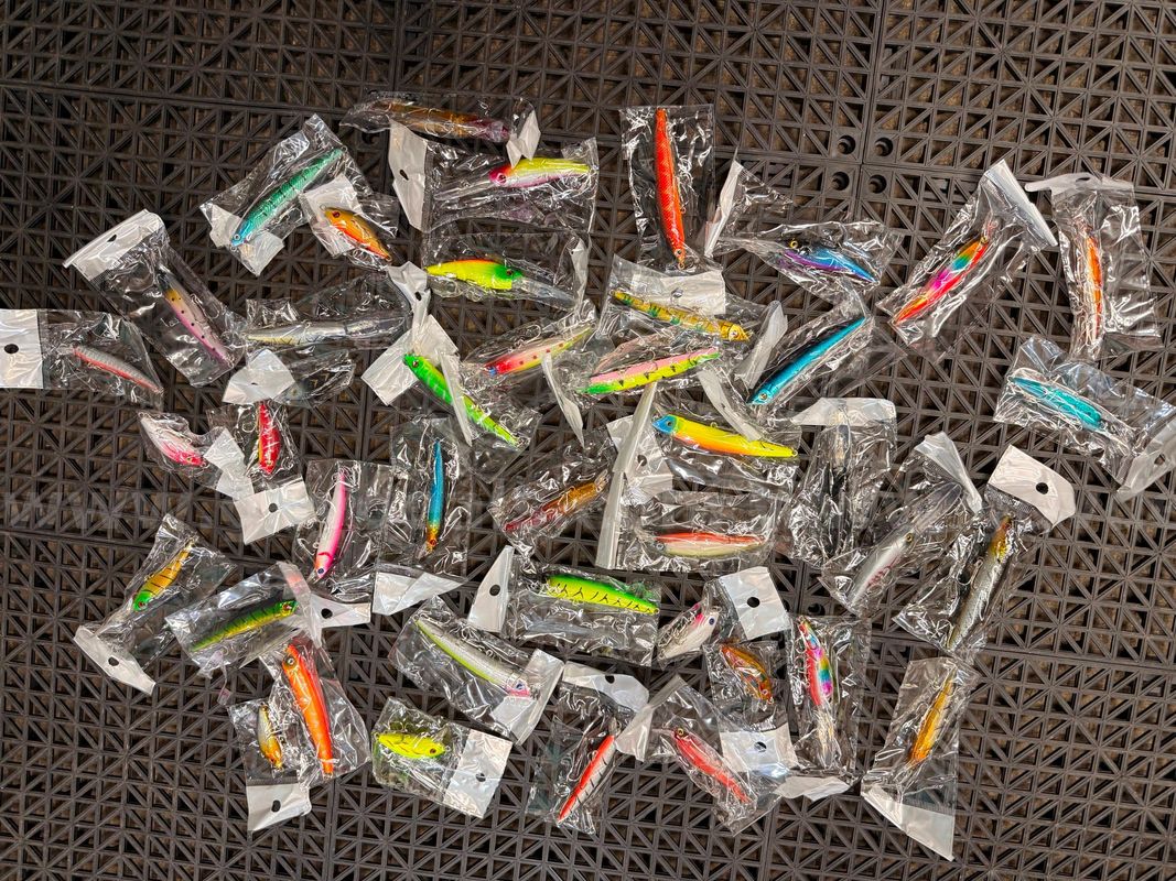 FREE SHIPPING - Bulk Lot New Topwater Fishing Lures Assorted Colors FREE SHIPPING