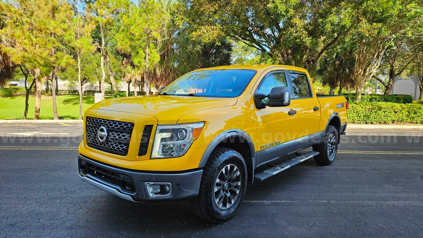 2018 Nissan Titan PRO-4X Crew Cab 4WD