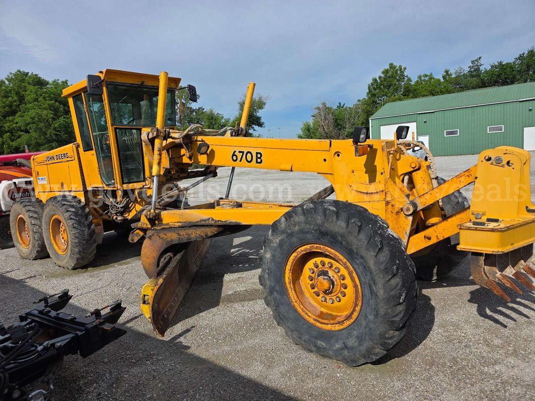 1989 John Deere 670B Motor Grader