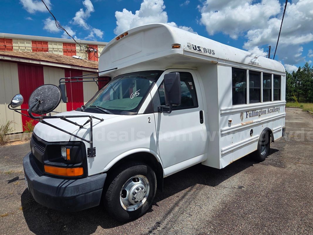 2006 Chevrolet Express 15 Passenger Bus